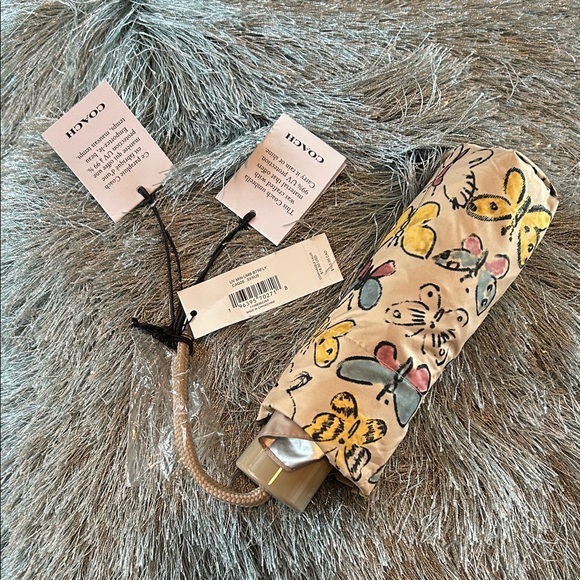 Coach UV mini butterfly umbrella - Picture 2 of 6